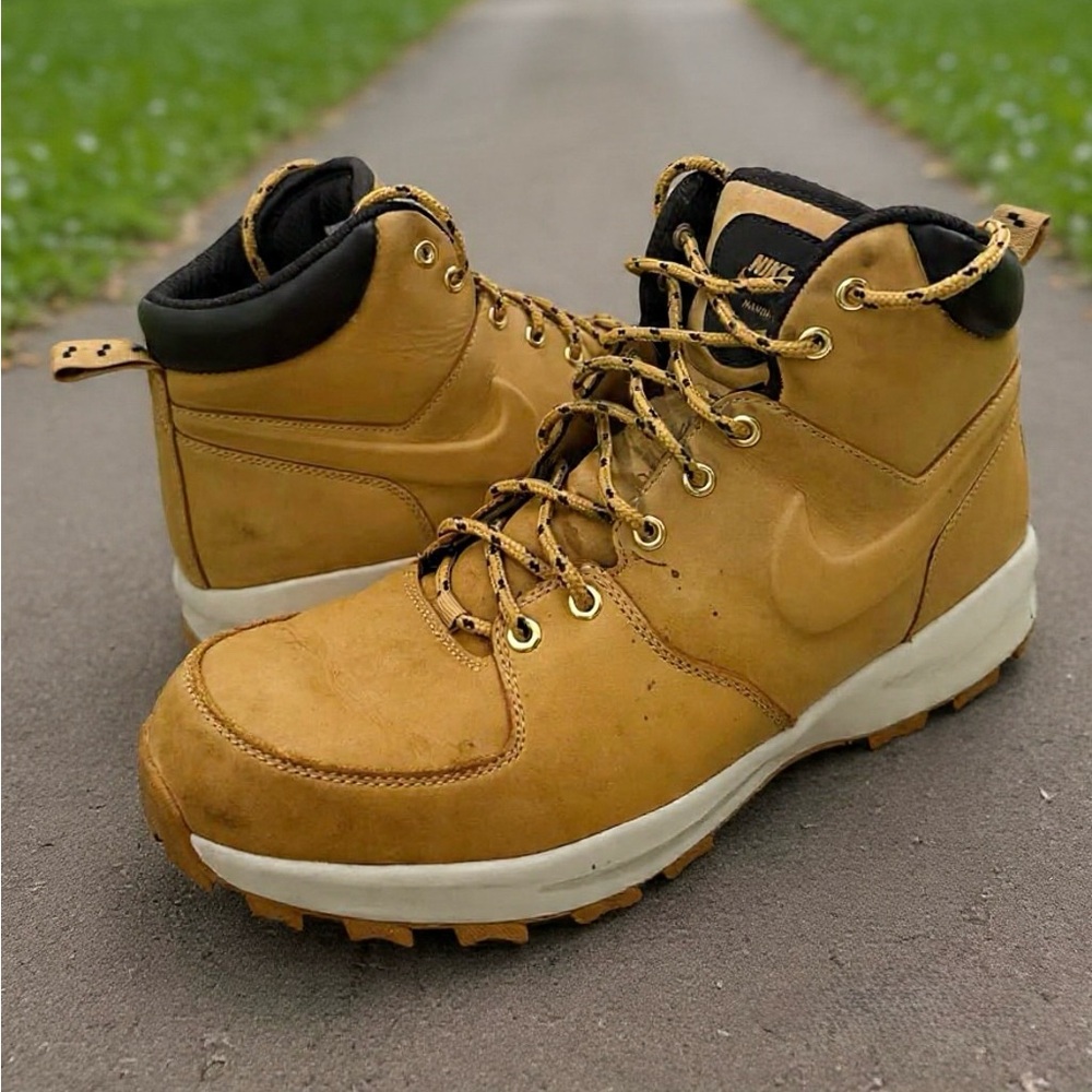 Nike ACG Style Wheat Nubuck Boots Men’s Size 13 Trail Hiking Work Boots Tan